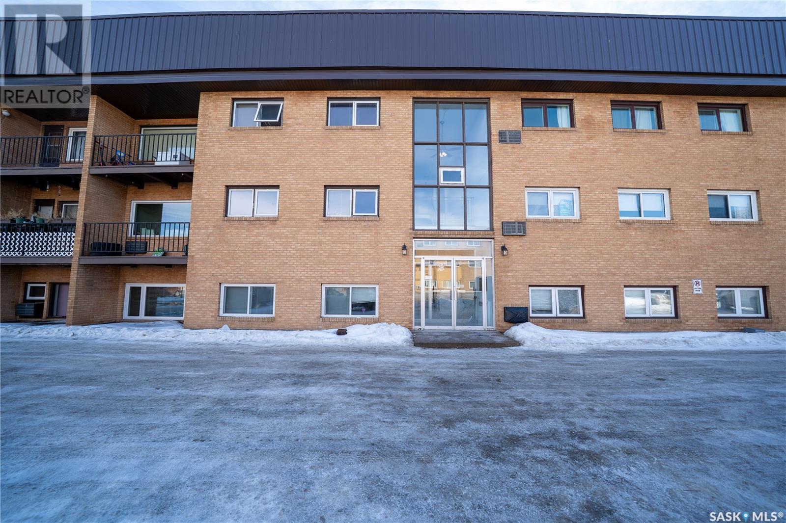 Property at 6 4341 Rae STREET image 1