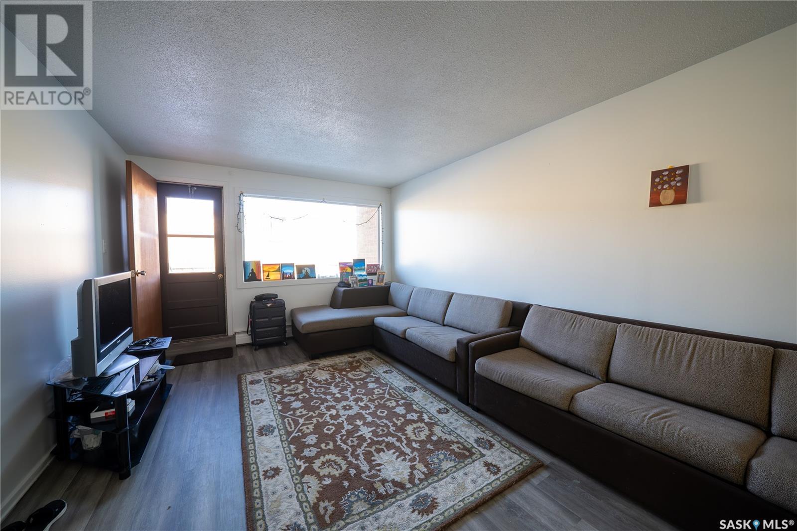Property at 6 4341 Rae STREET image 5