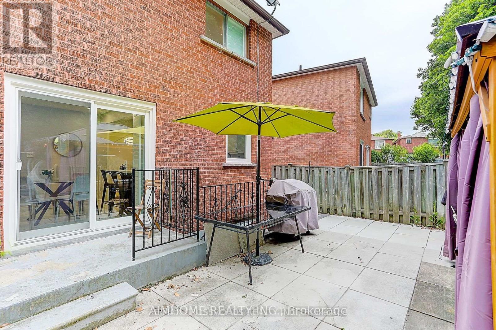 12 Burnt Bark Drive, Toronto, Ontario  M1V 3J8 - Photo 3 - E11995539