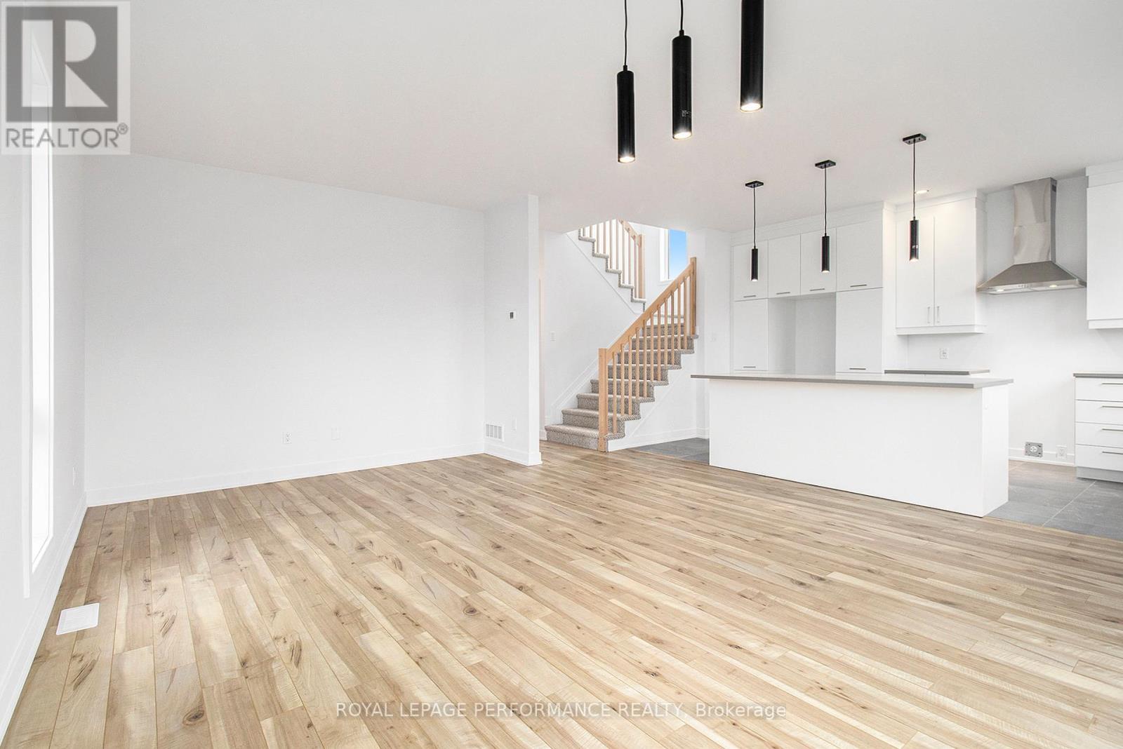 Property at 94 RUTILE STREET image 5