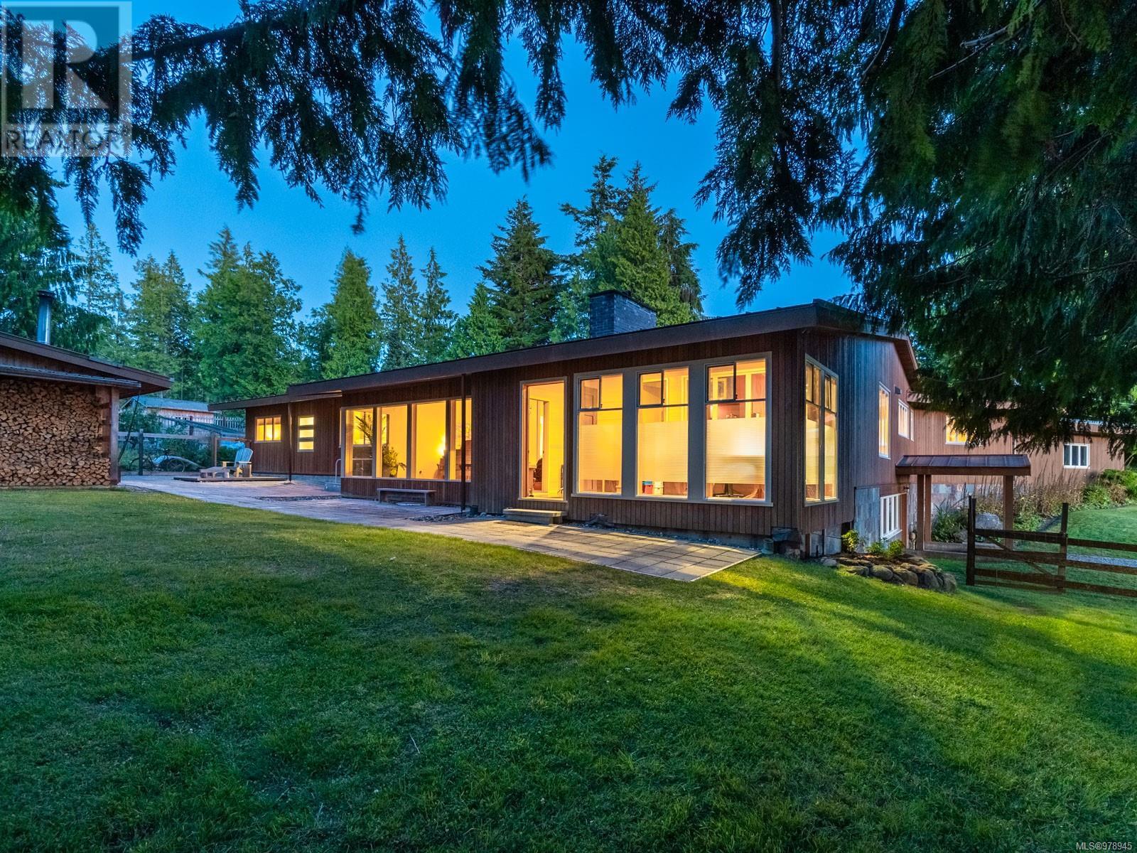 410 17th Ave, Sointula, British Columbia  V0N 3E0 - Photo 8 - 978945