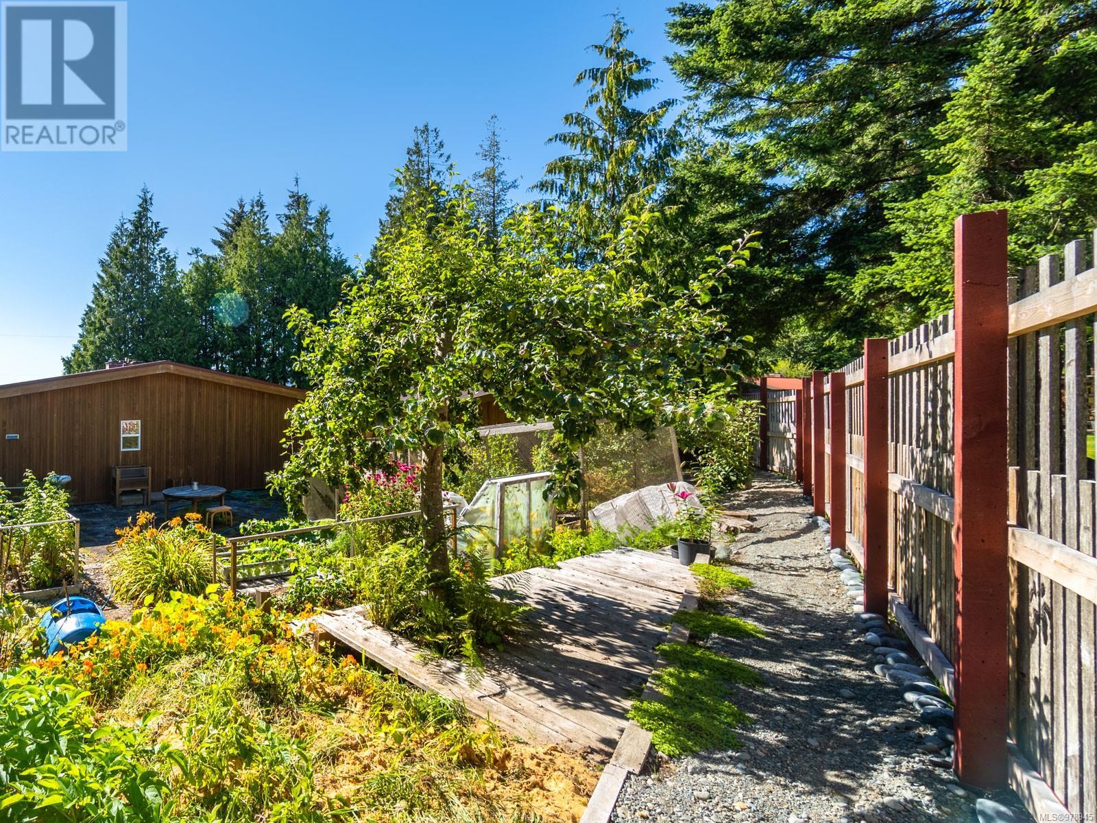 410 17th Ave, Sointula, British Columbia  V0N 3E0 - Photo 68 - 978945