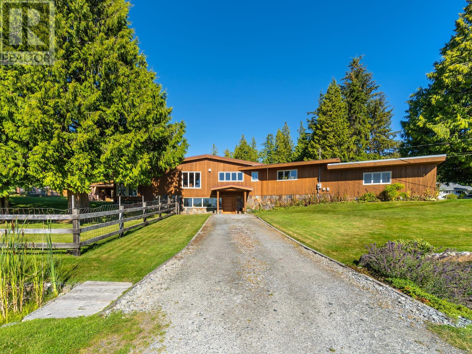410 17th Ave, Sointula, British Columbia