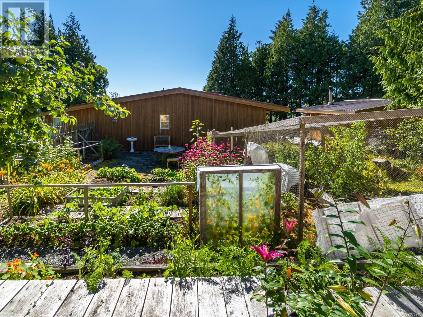 410 17th Ave, Sointula, British Columbia  V0N 3E0 - Photo 69 - 978945