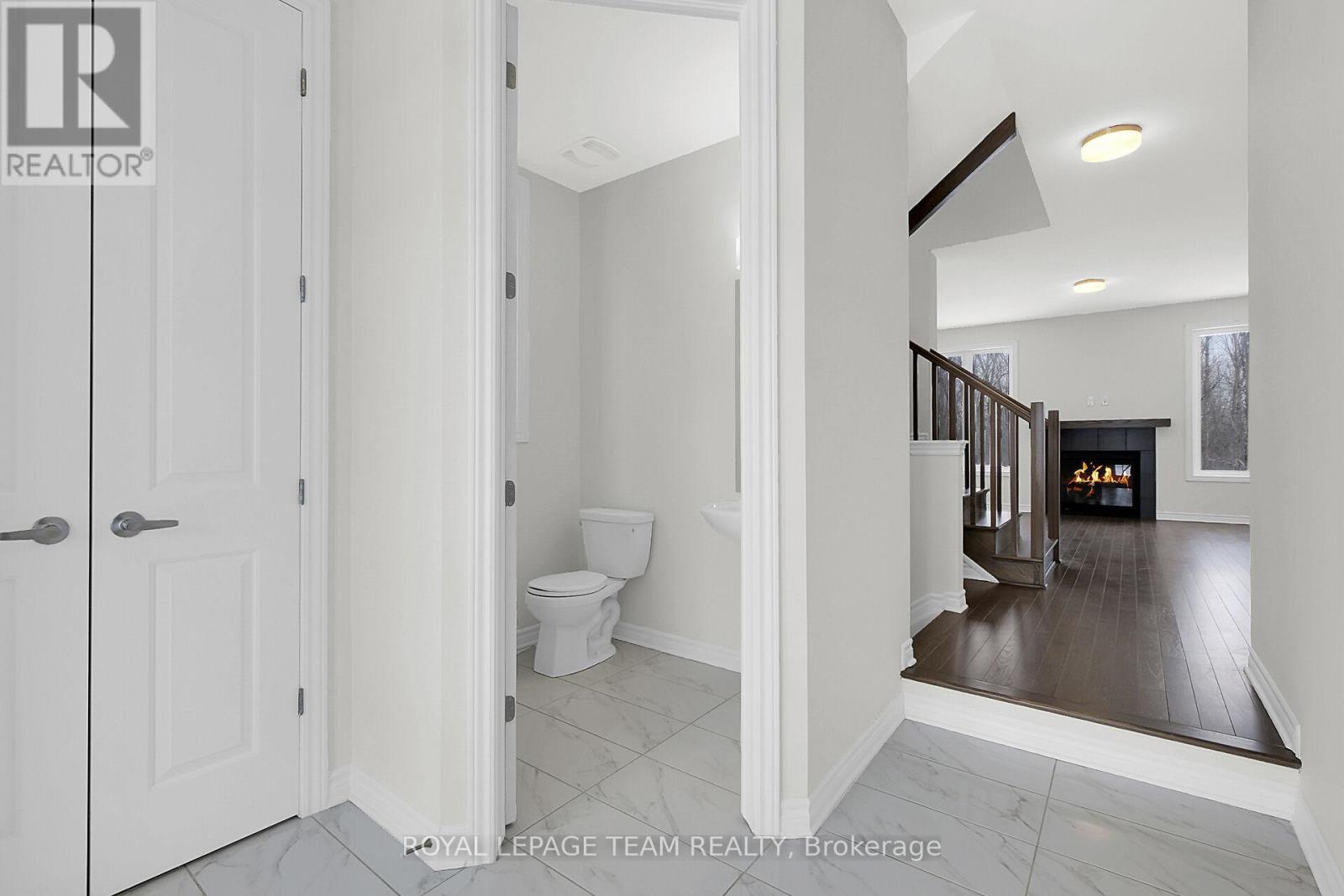 Property at 653 PERSIMMON WAY image 4