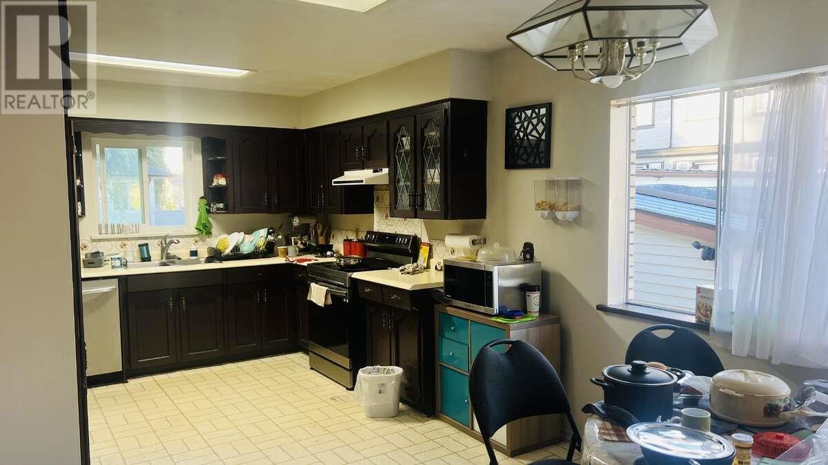 Listing Picture 12 of 18 : 753 E 55TH AVENUE, Vancouver / 溫哥華 - 魯藝地產 Yvonne Lu Group - MLS Medallion Club Member