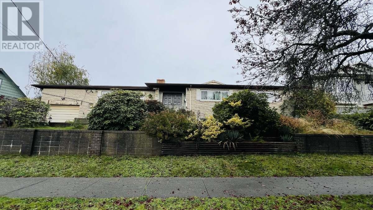 Listing Picture 4 of 18 : 753 E 55TH AVENUE, Vancouver / 溫哥華 - 魯藝地產 Yvonne Lu Group - MLS Medallion Club Member