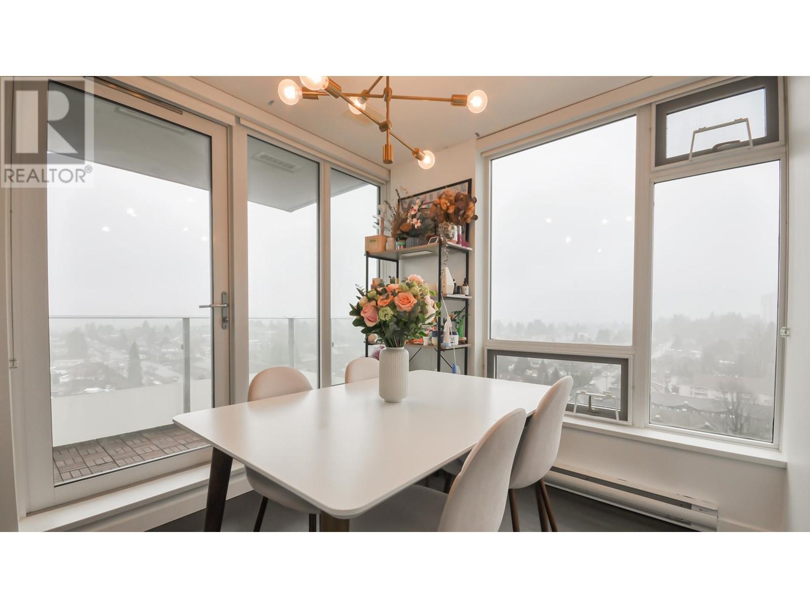 Listing Picture 10 of 23 : 2009 5470 ORMIDALE STREET, Vancouver / 溫哥華 - 魯藝地產 Yvonne Lu Group - MLS Medallion Club Member