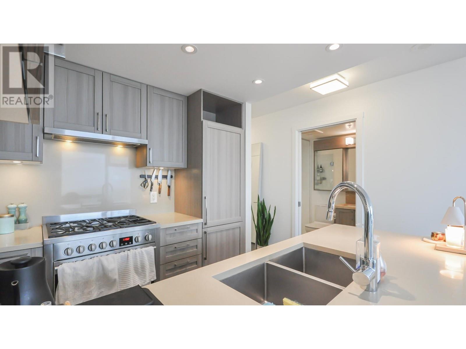 Listing Picture 6 of 23 : 2009 5470 ORMIDALE STREET, Vancouver / 溫哥華 - 魯藝地產 Yvonne Lu Group - MLS Medallion Club Member