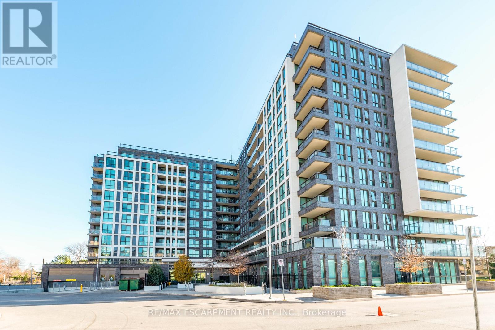 Property at 802 - 80 ESTHER LORRIE DRIVE image 3