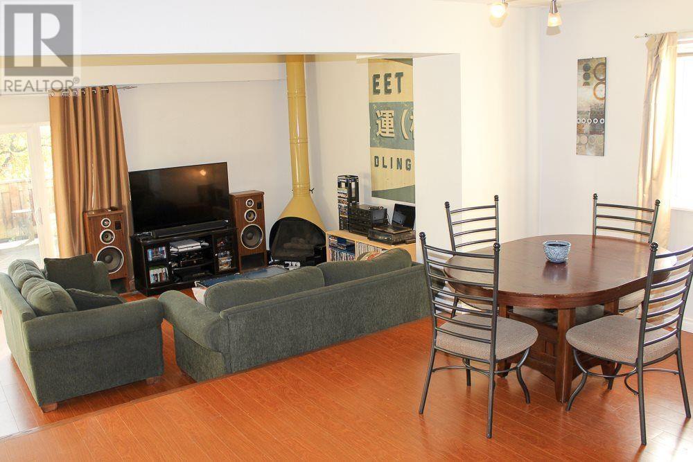 Listing Picture 4 of 13 : 6762 KNEALE PLACE, Burnaby / 本拿比 - 魯藝地產 Yvonne Lu Group - MLS Medallion Club Member