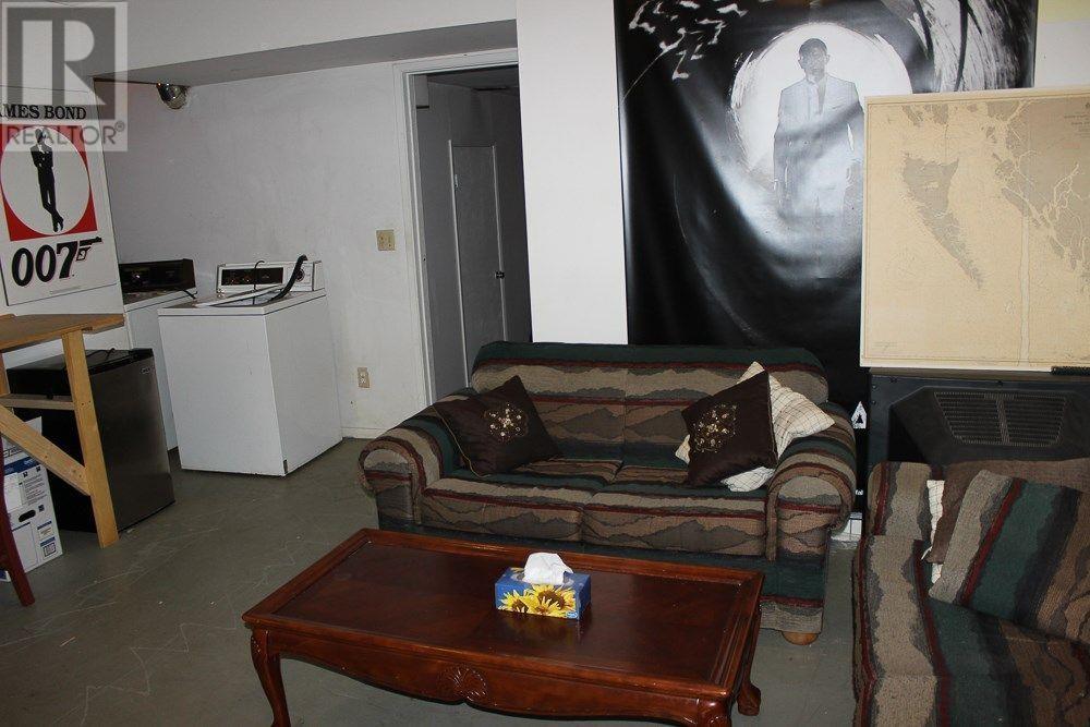 Listing Picture 12 of 13 : 6762 KNEALE PLACE, Burnaby / 本拿比 - 魯藝地產 Yvonne Lu Group - MLS Medallion Club Member
