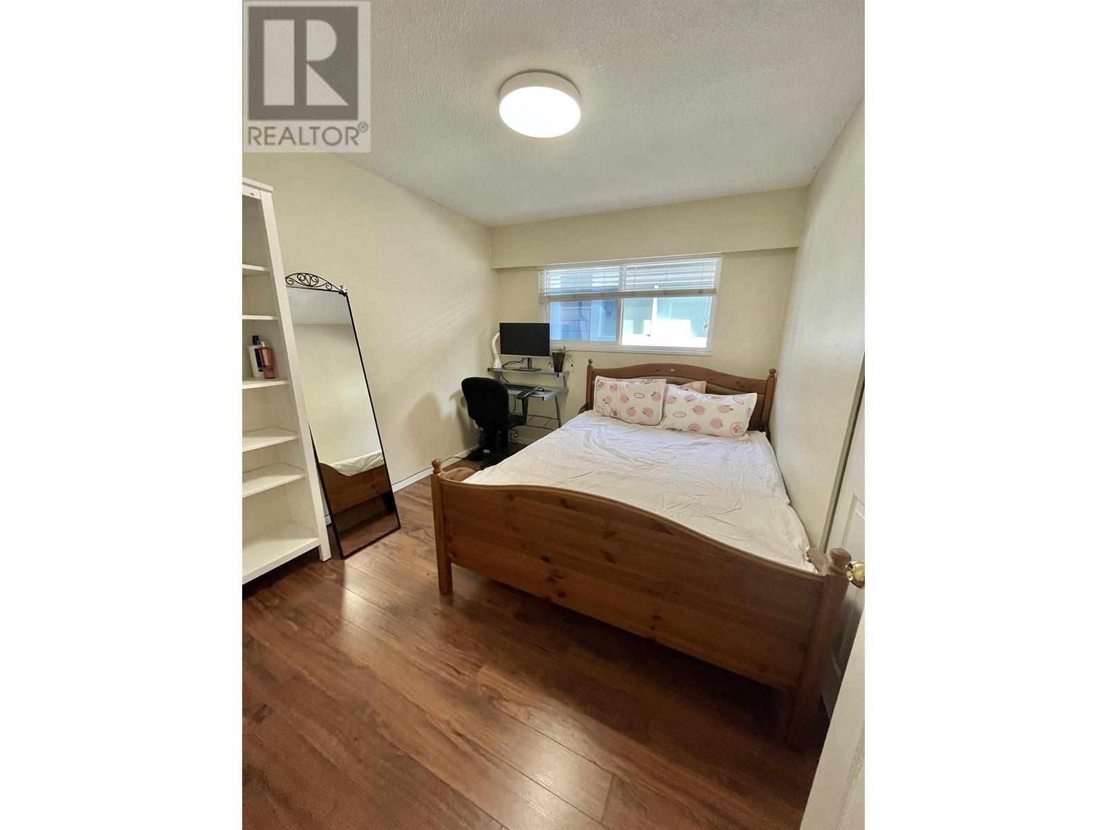 Listing Picture 8 of 19 : 3230-3232 E 47TH AVENUE, Vancouver / 溫哥華 - 魯藝地產 Yvonne Lu Group - MLS Medallion Club Member