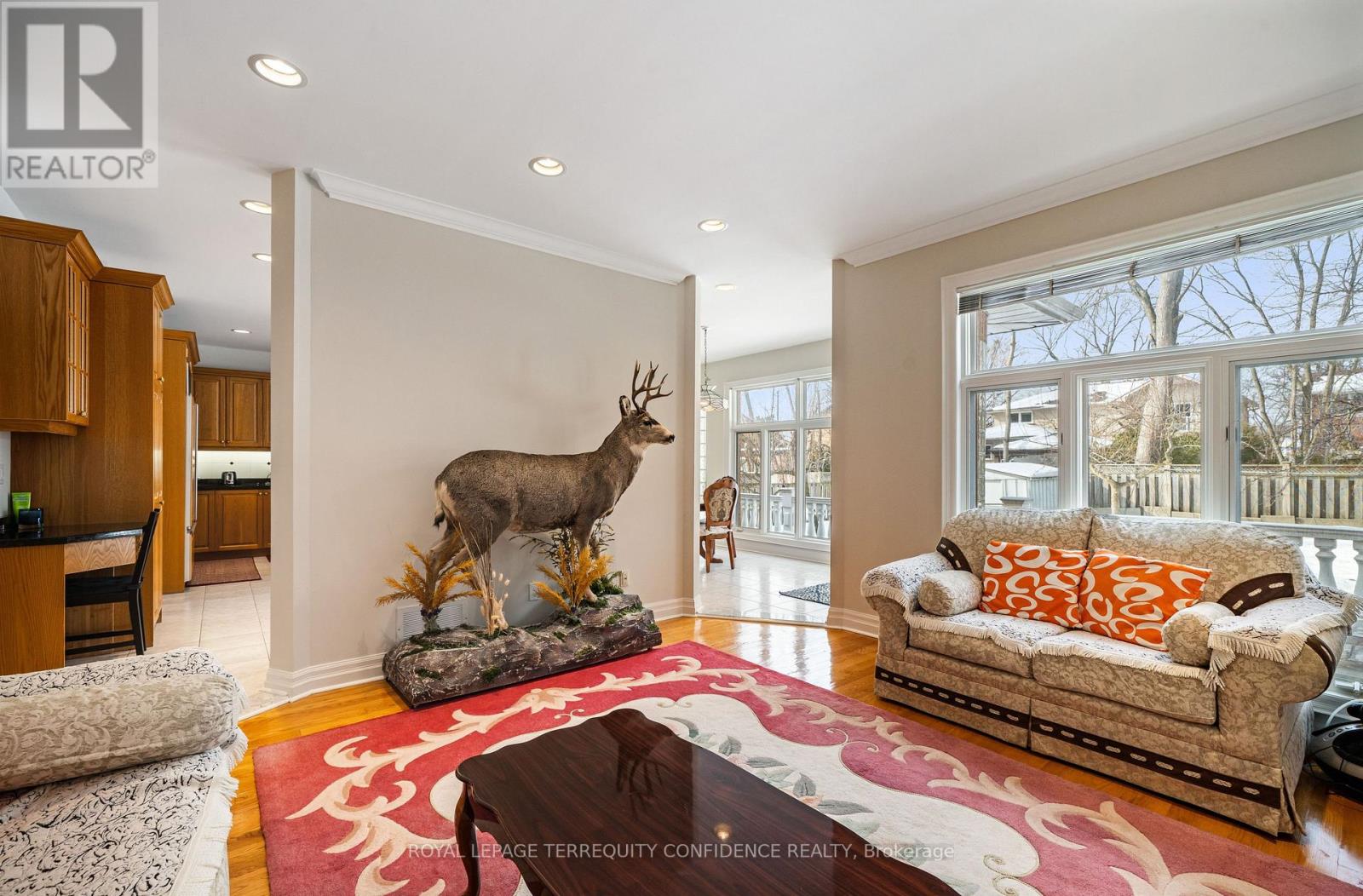 Property at 430 HOUNSLOW AVENUE image 2