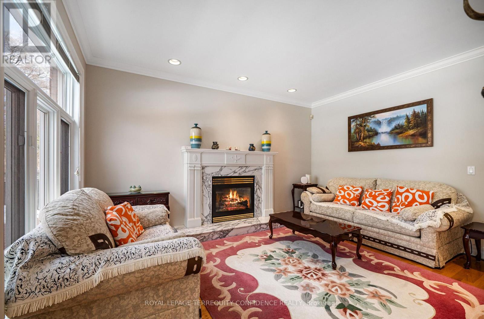 Property at 430 HOUNSLOW AVENUE image 4