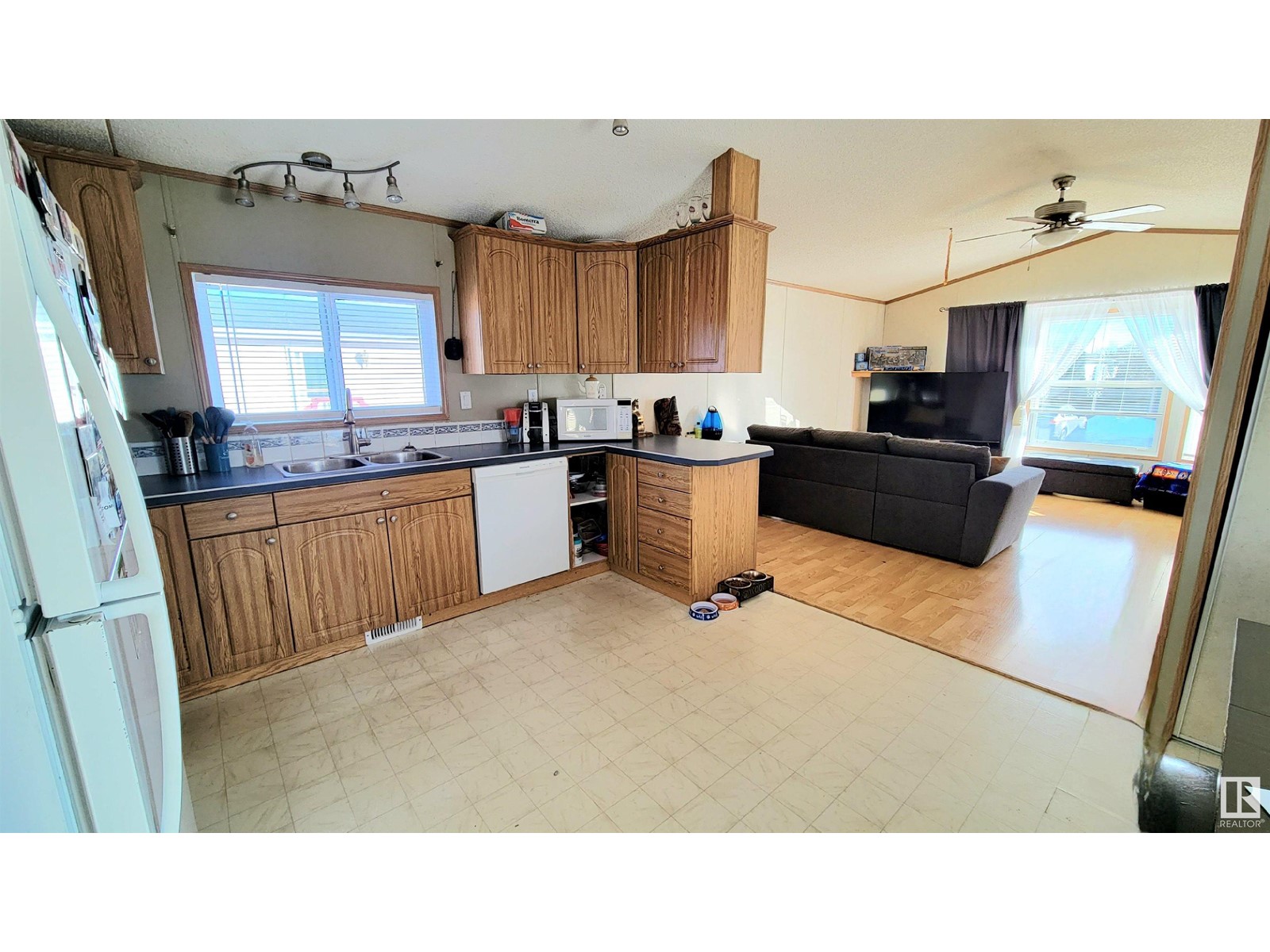 3310 Lakeview Rd Nw Nw, Edmonton, Alberta  T5S 2R8 - Photo 2 - E4423590