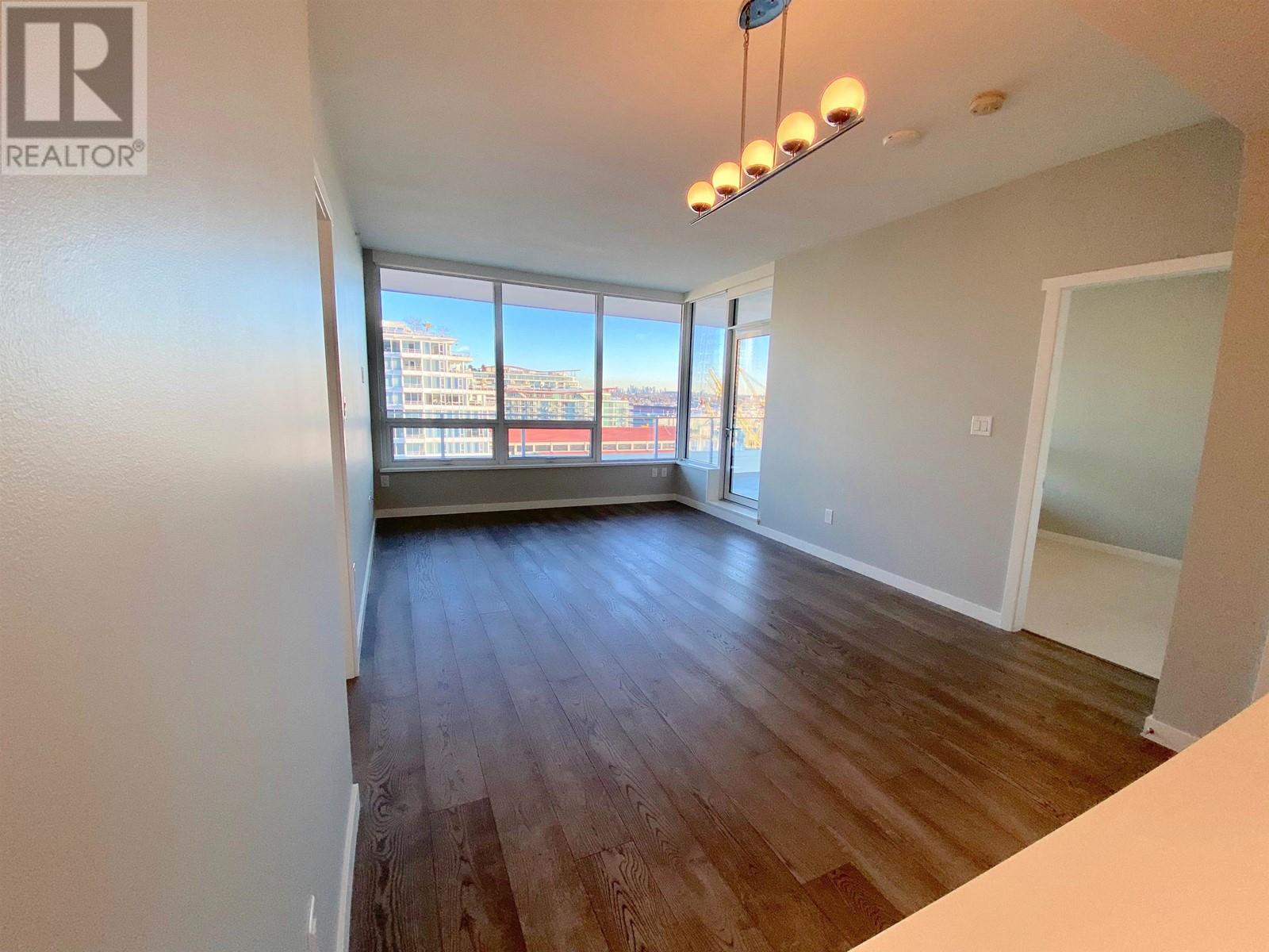 909 118 Carrie Cates Court, North Vancouver, British Columbia  V7M 0G6 - Photo 5 - R2959629