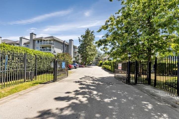 310 13680 84 AVENUE, surrey, British Columbia