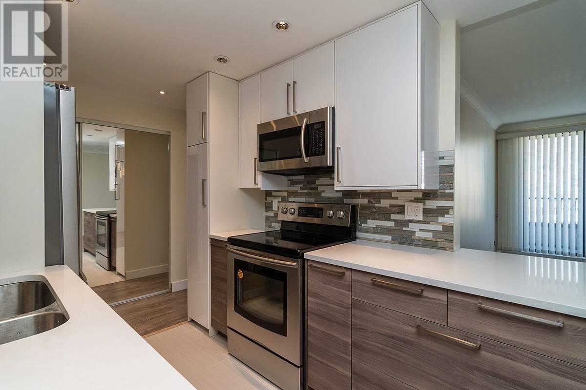 Listing Picture 3 of 15 : 1801 4134 MAYWOOD STREET, Burnaby / 本拿比 - 魯藝地產 Yvonne Lu Group - MLS Medallion Club Member