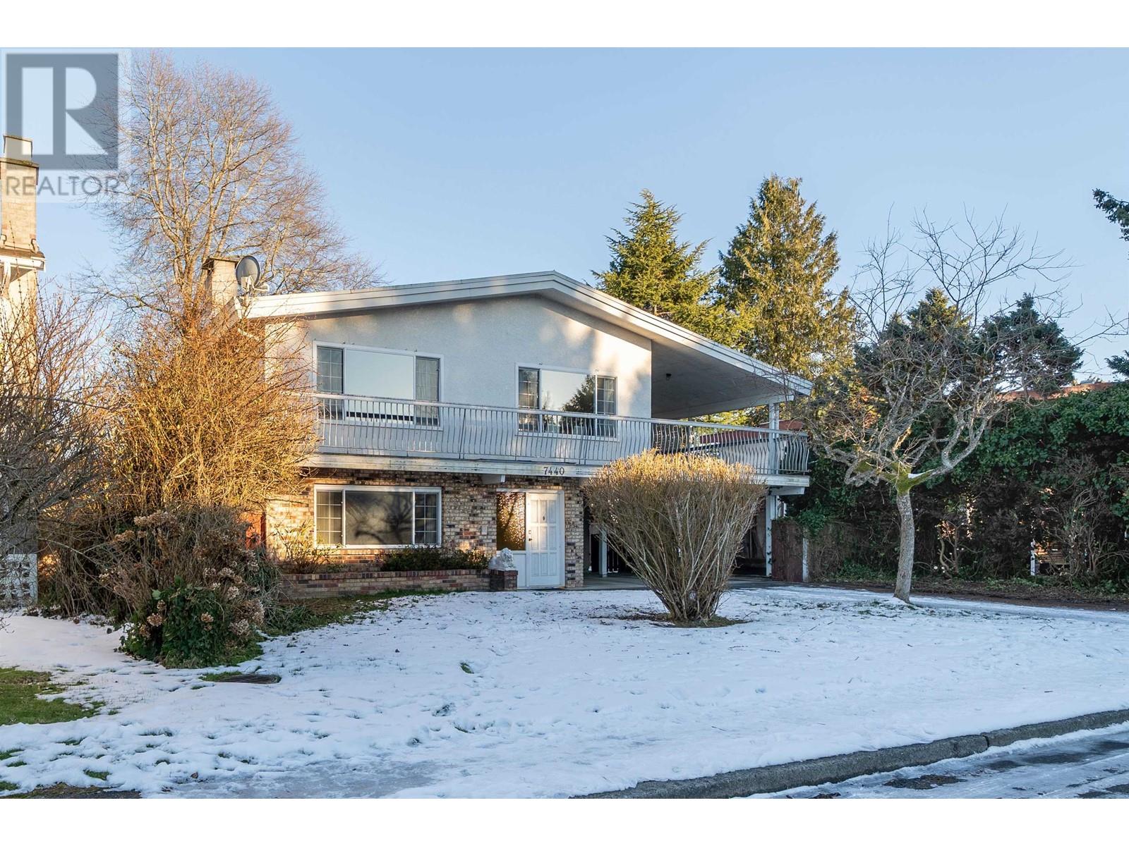 Listing Picture 2 of 39 : 7440 THORMANBY CRESCENT, Richmond / 烈治文 - 魯藝地產 Yvonne Lu Group - MLS Medallion Club Member