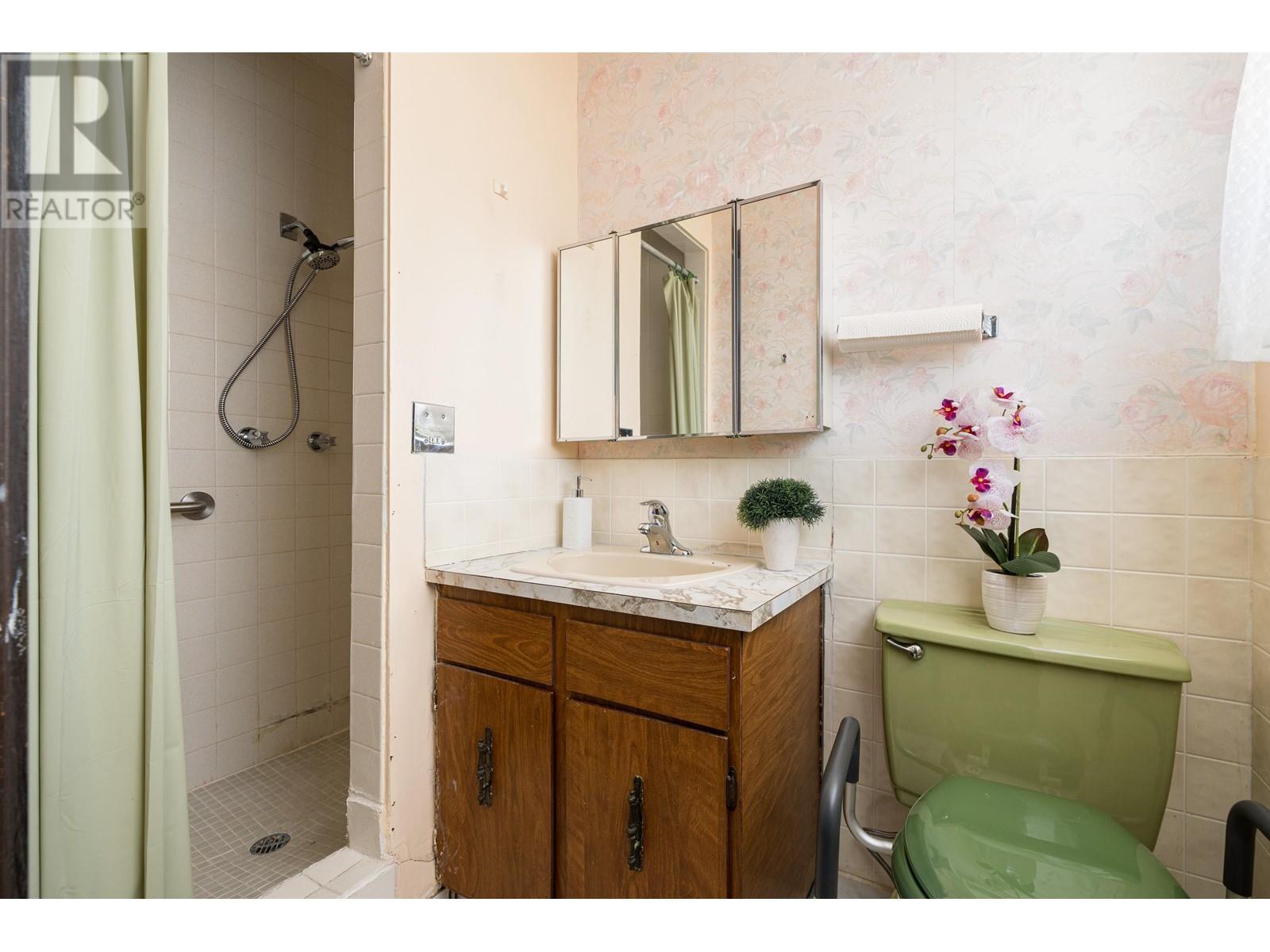 Listing Picture 32 of 39 : 7440 THORMANBY CRESCENT, Richmond / 烈治文 - 魯藝地產 Yvonne Lu Group - MLS Medallion Club Member