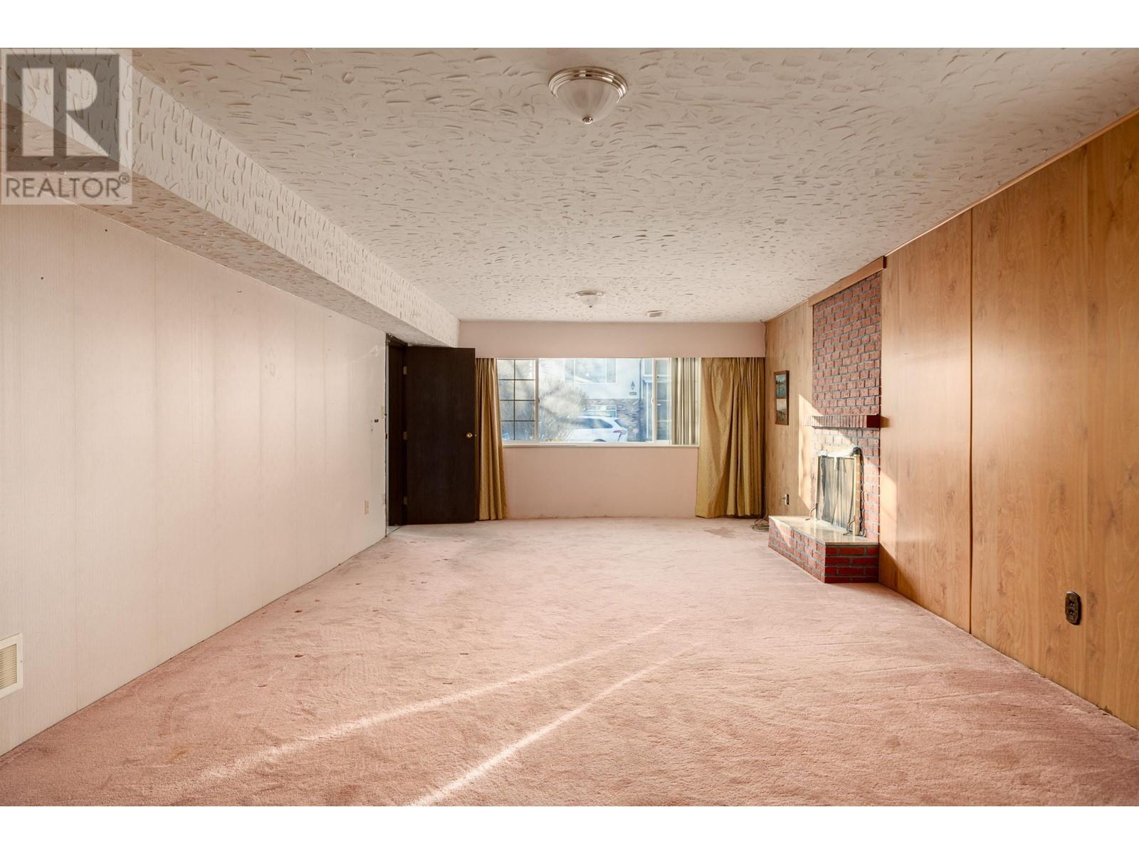Listing Picture 24 of 39 : 7440 THORMANBY CRESCENT, Richmond / 烈治文 - 魯藝地產 Yvonne Lu Group - MLS Medallion Club Member