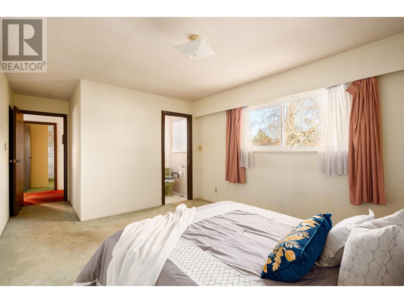 Listing Picture 17 of 39 : 7440 THORMANBY CRESCENT, Richmond / 烈治文 - 魯藝地產 Yvonne Lu Group - MLS Medallion Club Member