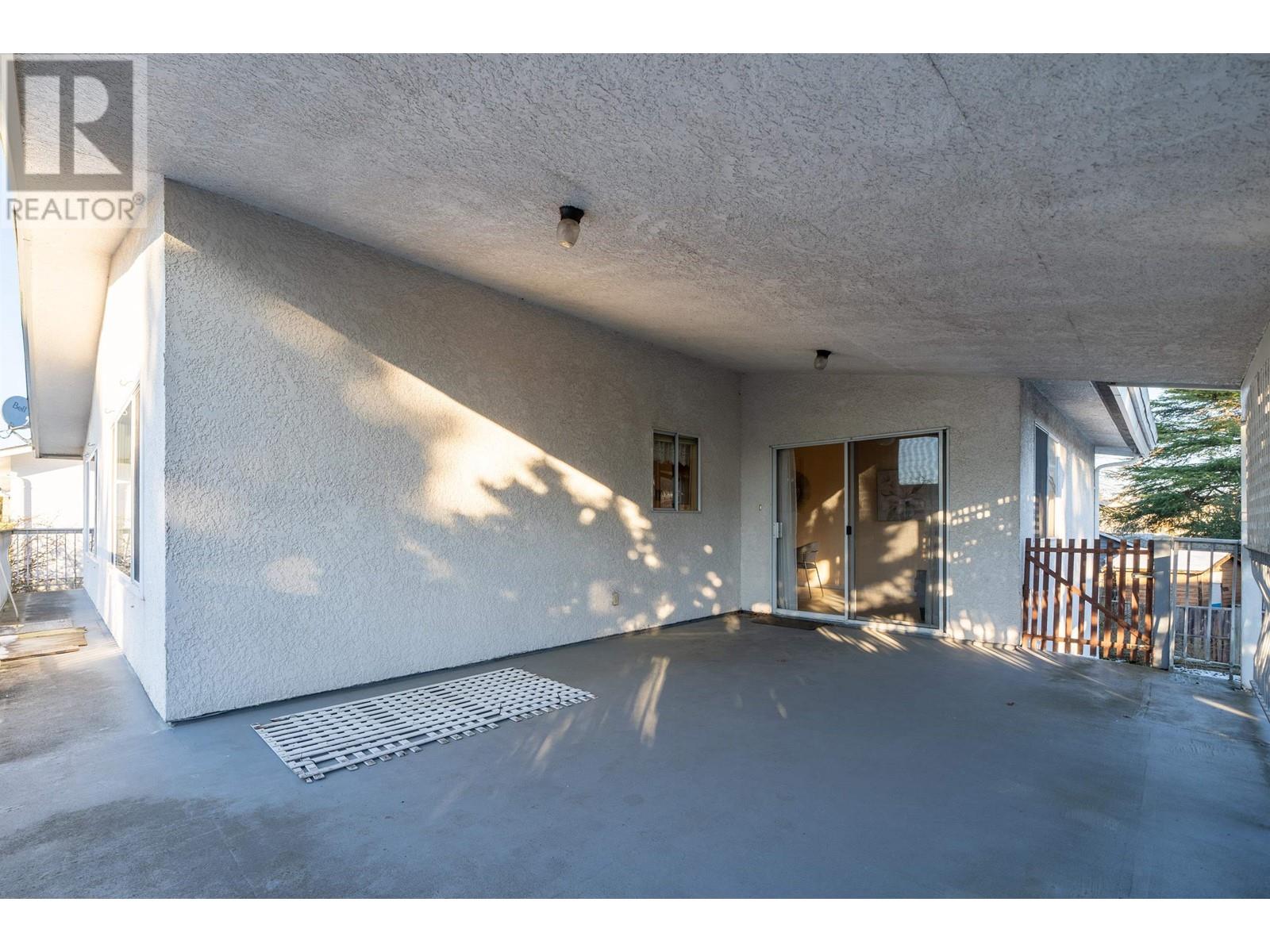 Listing Picture 36 of 39 : 7440 THORMANBY CRESCENT, Richmond / 烈治文 - 魯藝地產 Yvonne Lu Group - MLS Medallion Club Member