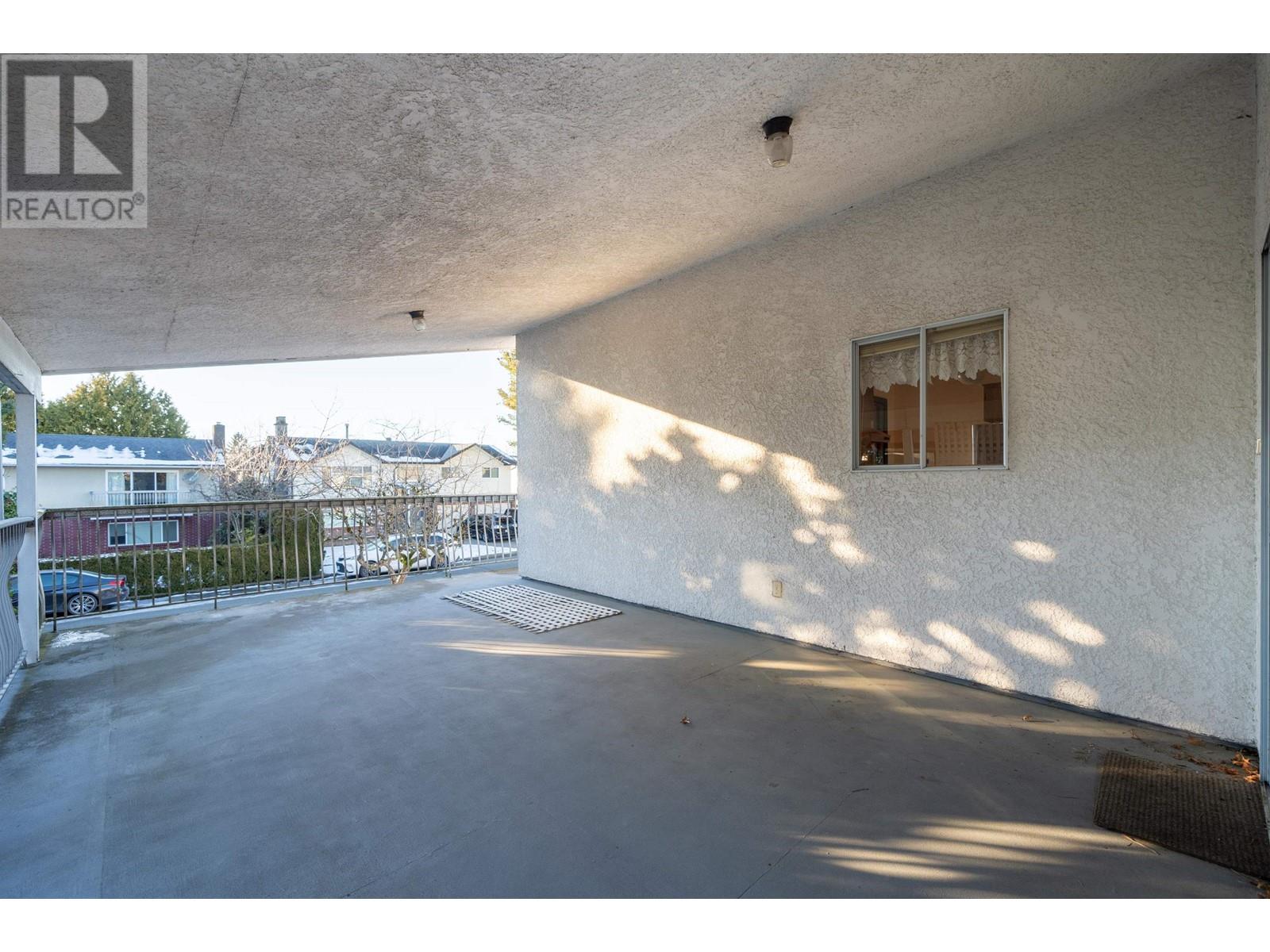 Listing Picture 34 of 39 : 7440 THORMANBY CRESCENT, Richmond / 烈治文 - 魯藝地產 Yvonne Lu Group - MLS Medallion Club Member