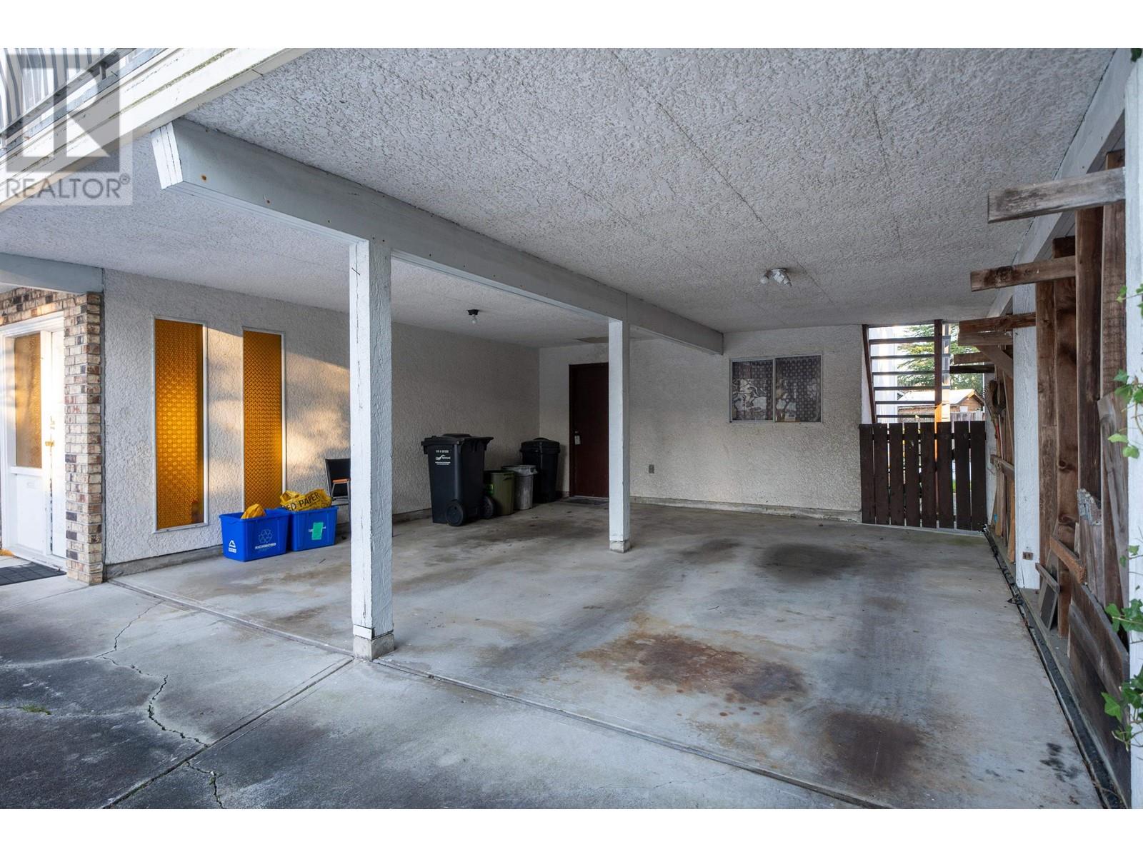Listing Picture 38 of 39 : 7440 THORMANBY CRESCENT, Richmond / 烈治文 - 魯藝地產 Yvonne Lu Group - MLS Medallion Club Member