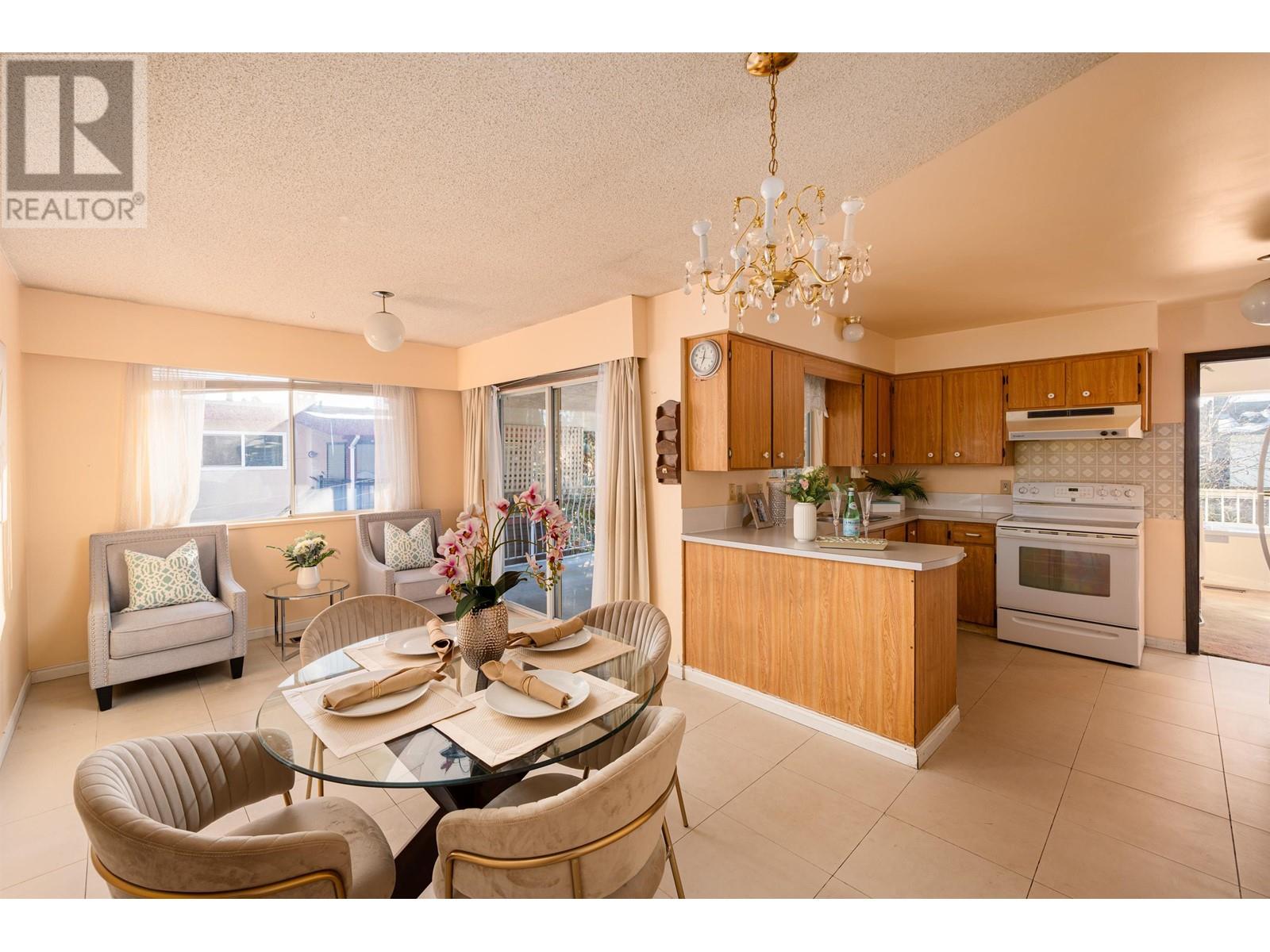 Listing Picture 13 of 39 : 7440 THORMANBY CRESCENT, Richmond / 烈治文 - 魯藝地產 Yvonne Lu Group - MLS Medallion Club Member