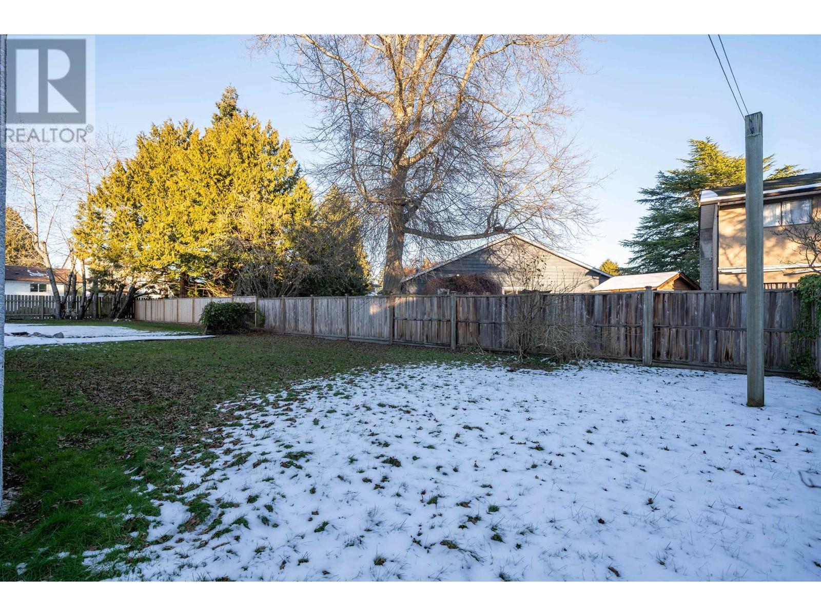 Listing Picture 35 of 39 : 7440 THORMANBY CRESCENT, Richmond / 烈治文 - 魯藝地產 Yvonne Lu Group - MLS Medallion Club Member