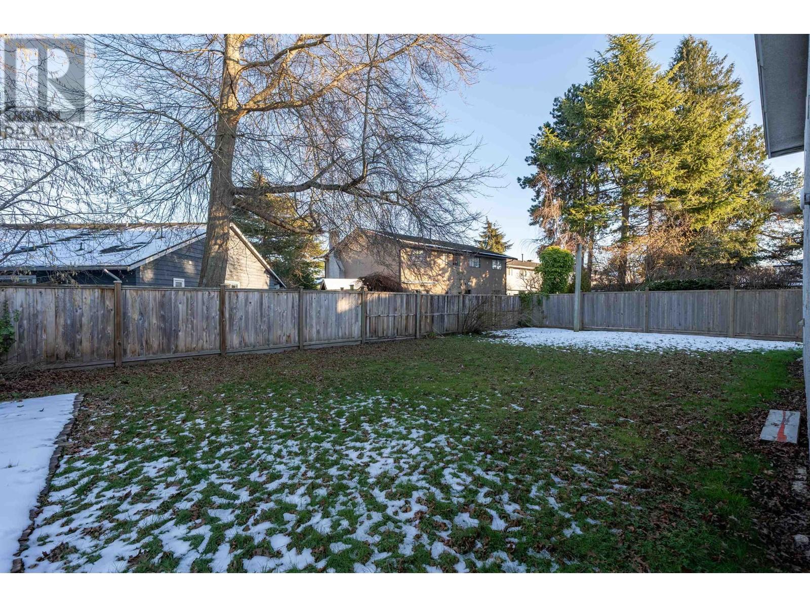 Listing Picture 33 of 39 : 7440 THORMANBY CRESCENT, Richmond / 烈治文 - 魯藝地產 Yvonne Lu Group - MLS Medallion Club Member