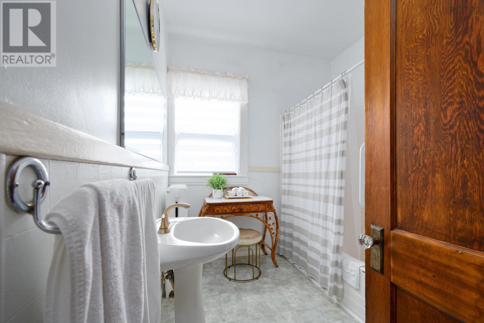 345 Esplanade Street, Sydney, Nova Scotia  B1P 1A9 - Photo 27 - 202503570