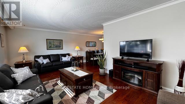 Property at 12 KENEWEN COURT image 3