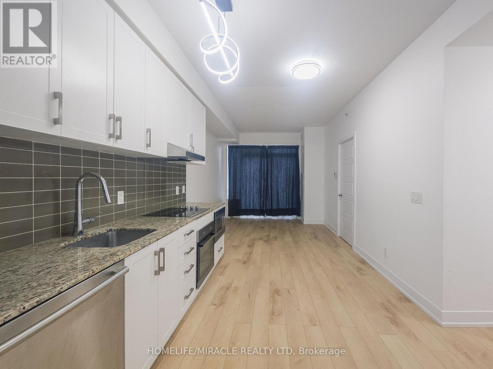 121 - 7 Kenaston Gardens, Toronto (Bayview Village), Ontario  M2K 1G7 - Photo 2 - C9372005