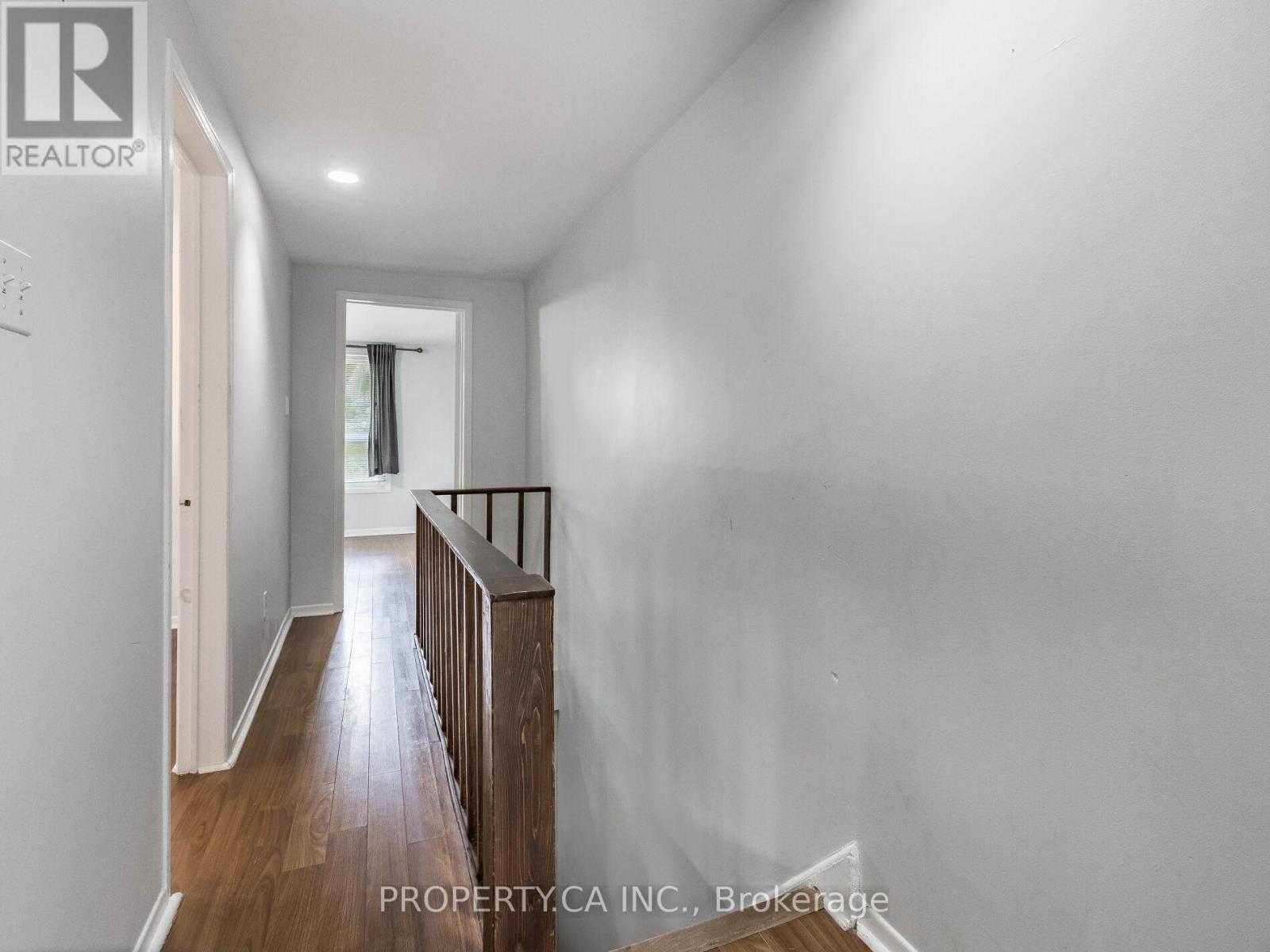 Upper - 285 Bartlett Avenue, Toronto, Ontario  M6H 3G3 - Photo 8 - W11995815