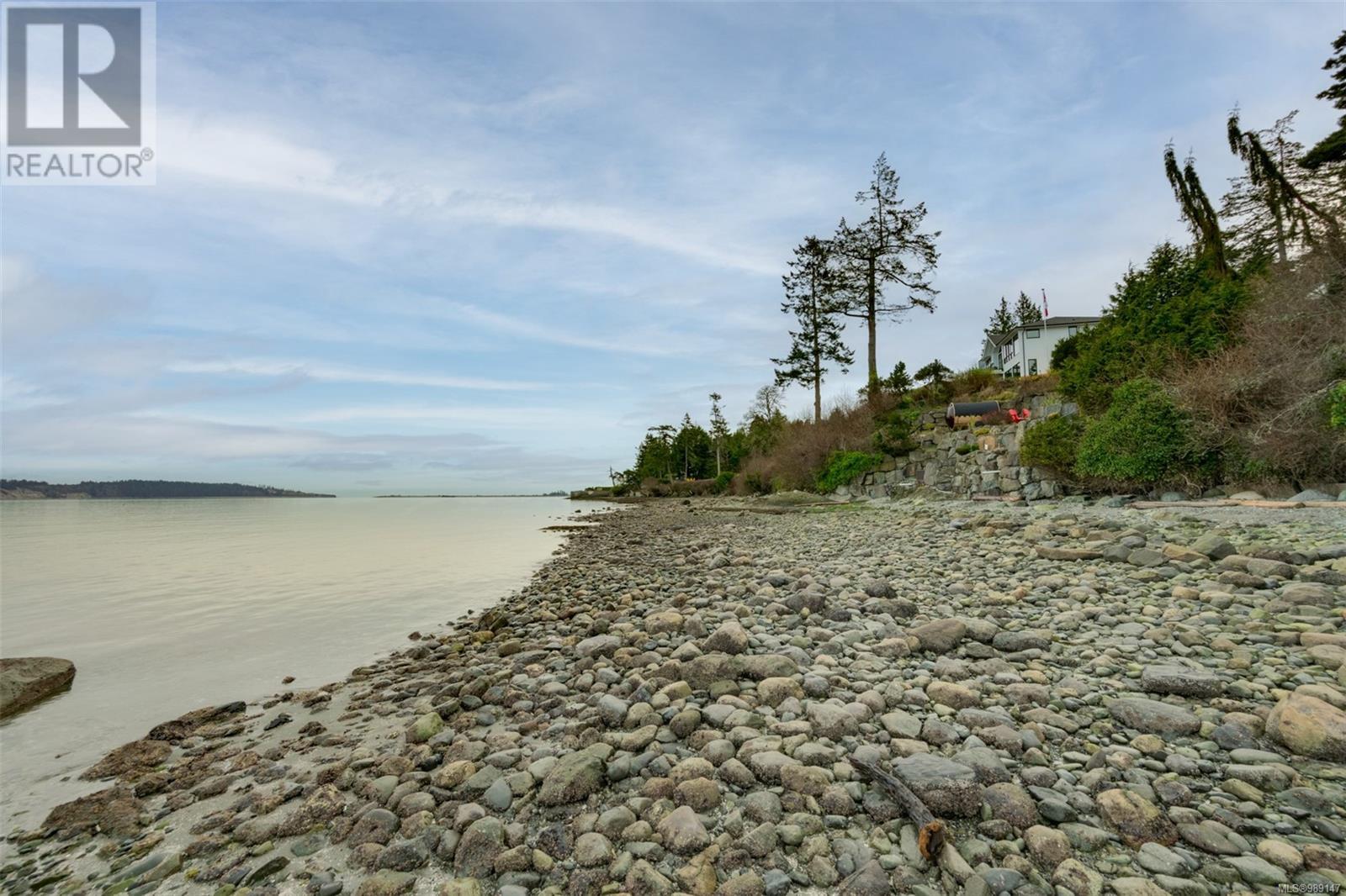 8441 Lochside Dr, Central Saanich, British Columbia  V8M 1T9 - Photo 21 - 989147