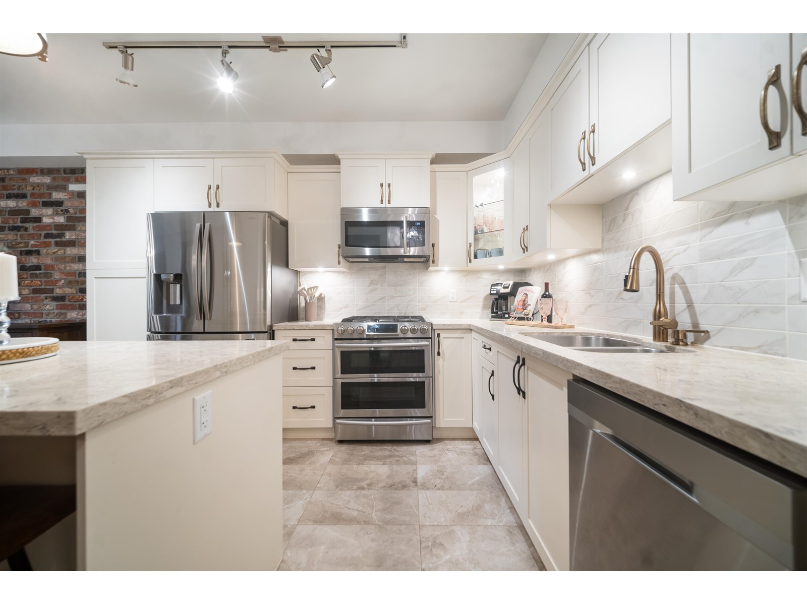 110 14588 Mcdougall Drive, Surrey, British Columbia  V4P 0H1 - Photo 10 - R2969562