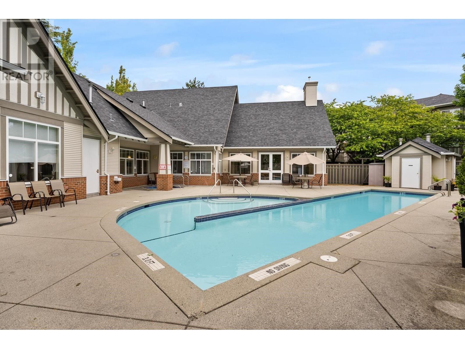 Listing Picture 35 of 35 : 77 6588 BARNARD STREET, Richmond / 烈治文 - 魯藝地產 Yvonne Lu Group - MLS Medallion Club Member