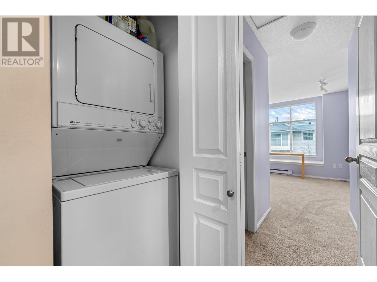 Listing Picture 15 of 35 : 77 6588 BARNARD STREET, Richmond / 烈治文 - 魯藝地產 Yvonne Lu Group - MLS Medallion Club Member