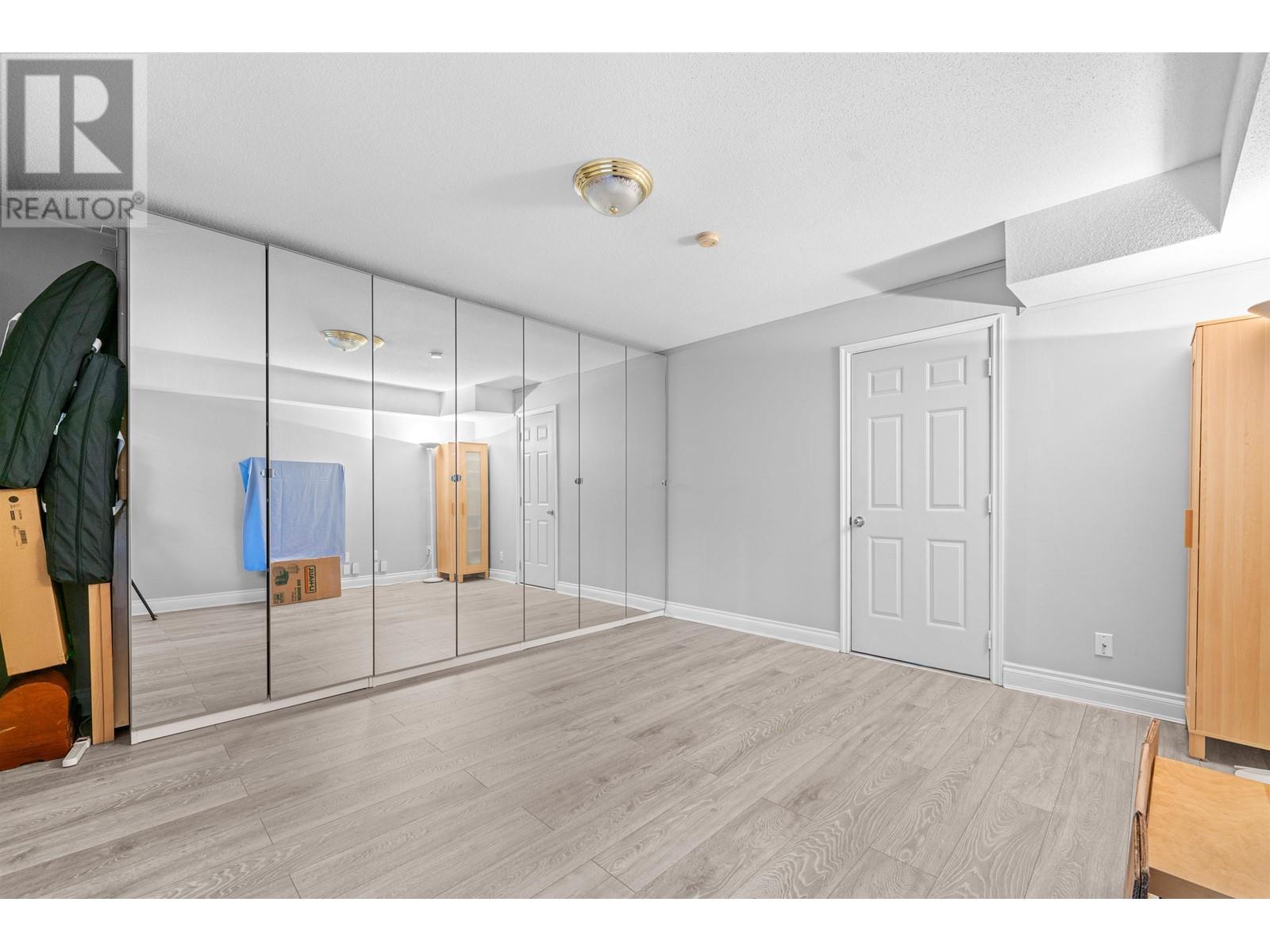 Listing Picture 28 of 35 : 77 6588 BARNARD STREET, Richmond / 烈治文 - 魯藝地產 Yvonne Lu Group - MLS Medallion Club Member