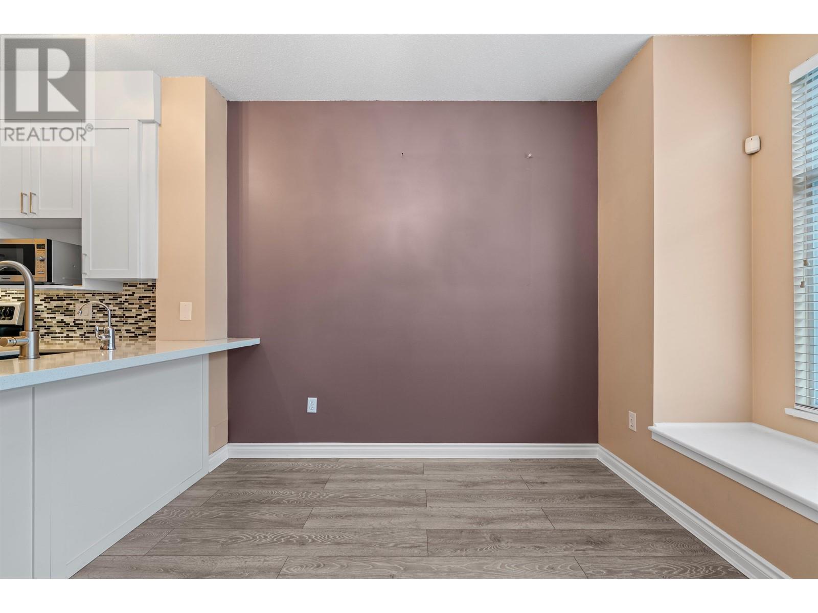 Listing Picture 12 of 35 : 77 6588 BARNARD STREET, Richmond / 烈治文 - 魯藝地產 Yvonne Lu Group - MLS Medallion Club Member