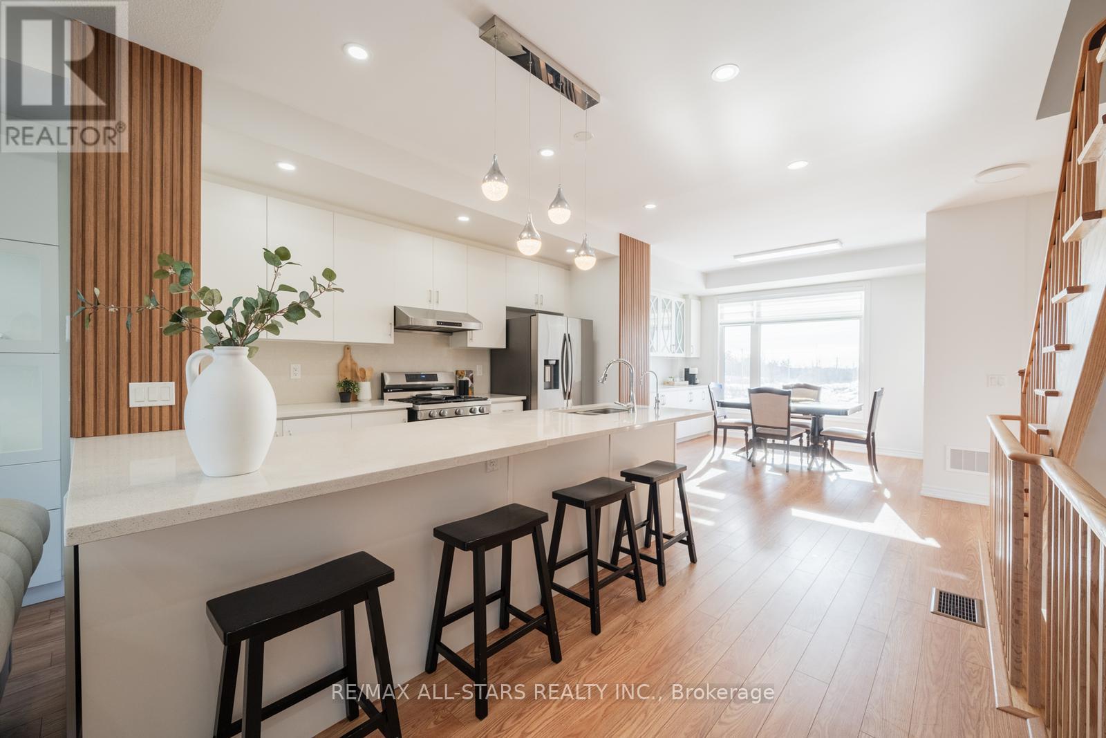 Property at 12 BUSATO DRIVE image 3