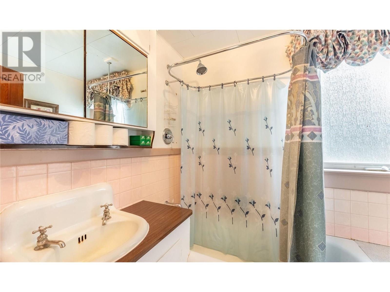14906 3a Highway, Gray Creek, British Columbia  V0B 1S0 - Photo 33 - 10336792
