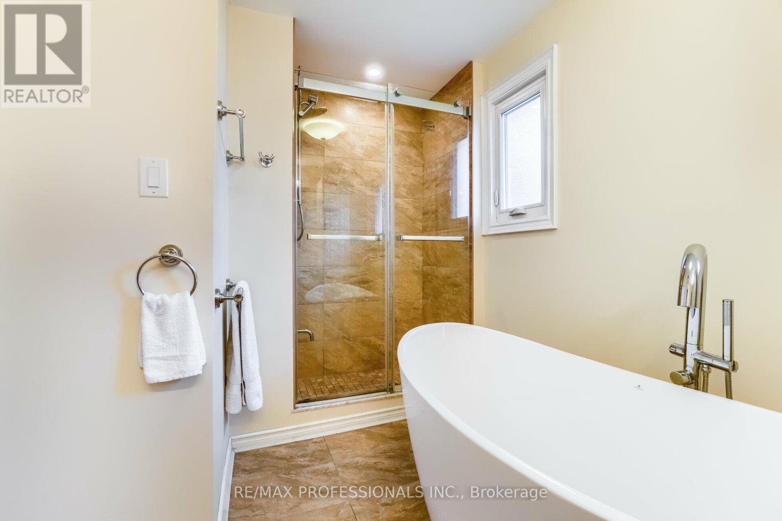 292 Laurentian Avenue, Mississauga, Ontario  L4Z 2S2 - Photo 24 - W11995879