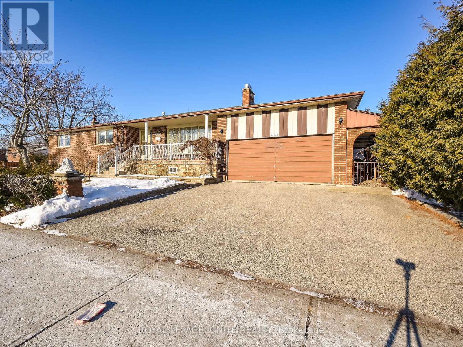 Property at 7660 DARCEL AVENUE image 4