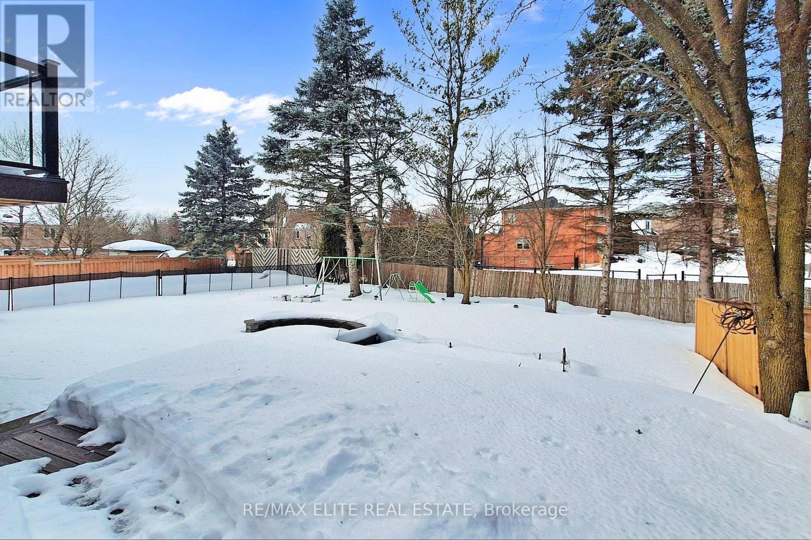 943 Portminster Court, Newmarket, Ontario  L3X 1L8 - Photo 44 - N11992435
