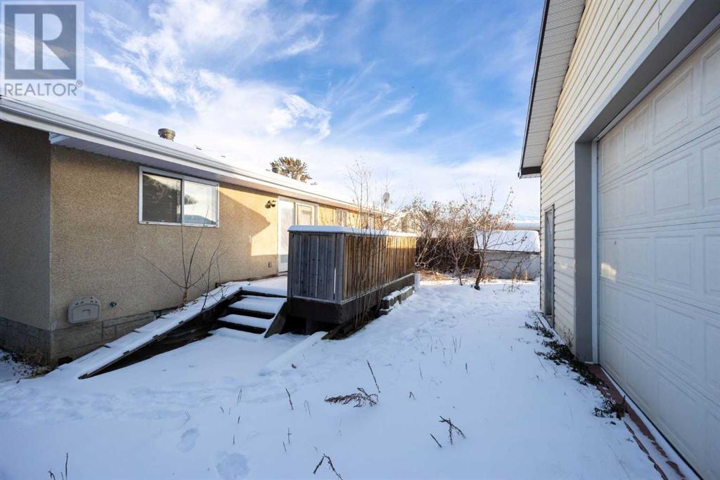 7 Birch Road, Fort Mcmurray, Alberta  T9H 1J6 - Photo 18 - A2198459