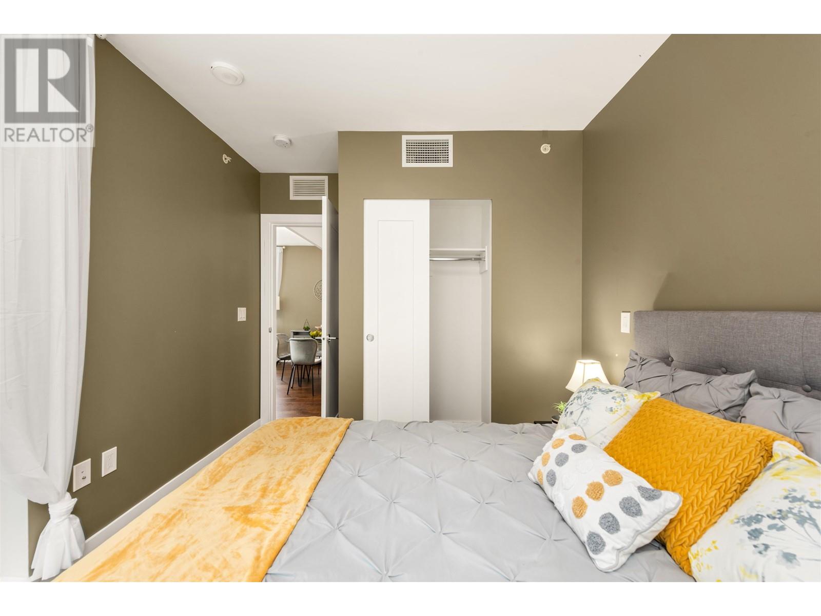 Listing Picture 16 of 29 : 408 5629 BIRNEY AVENUE, Vancouver / 溫哥華 - 魯藝地產 Yvonne Lu Group - MLS Medallion Club Member